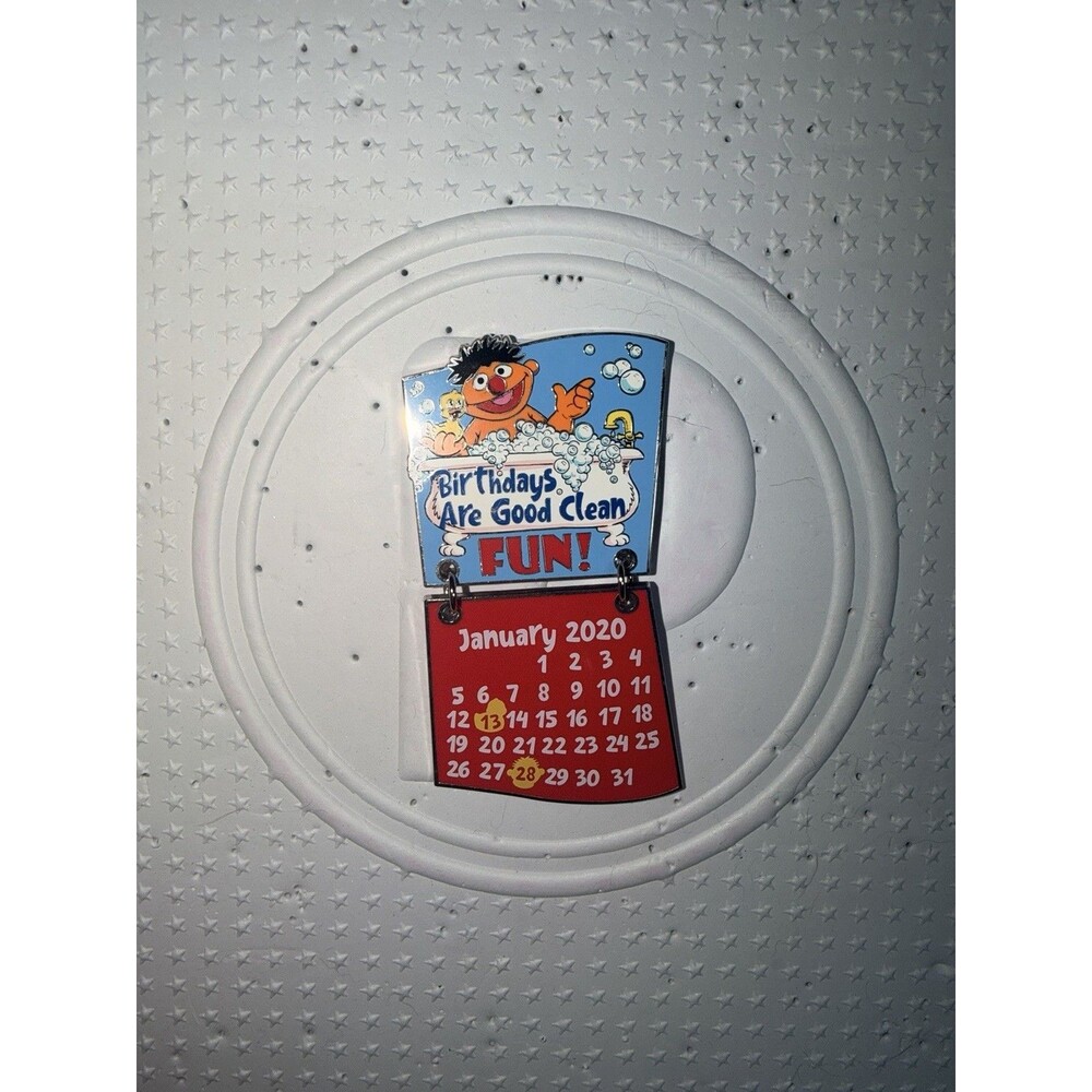 2020 Sea World LE Pin Sesame Street Ernie Calendar Birthday January 13 & 28 NOC